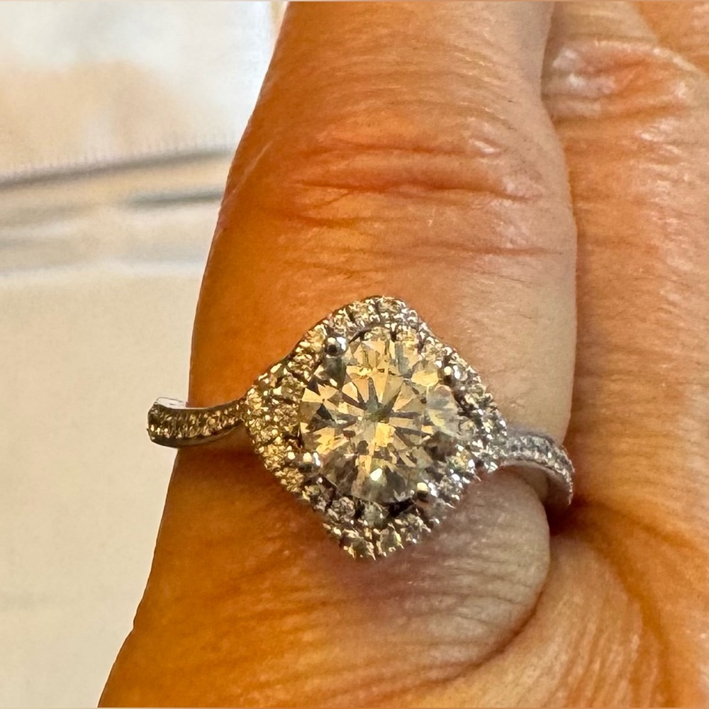 NWT Elegant Sterling Silver Ring with CZ’s